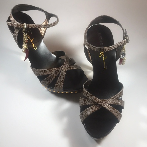 Report Signature - Picture 2 of 12